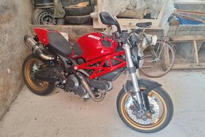 Ducati monster 696+