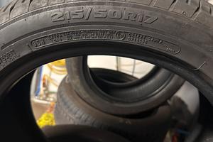 Gomme Estive 215/50/17 95w