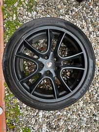 Cerchi porsche e gomme pirelli