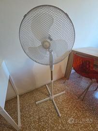 Ventilatore a piantana bianco regolabile perfettam