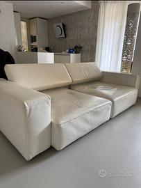 divano in pelle B&B Italia