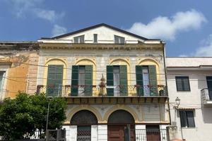 Palazzo / Stabile di 779 m² a Boscotrecase