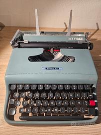 Macchina da scrivere Olivetti Lettera 22
