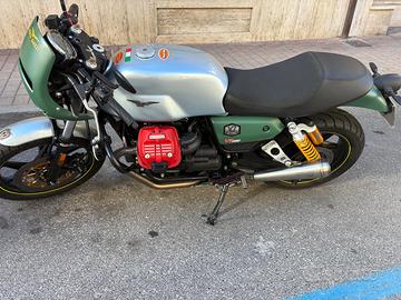 Moto Guzzi V7 Stone