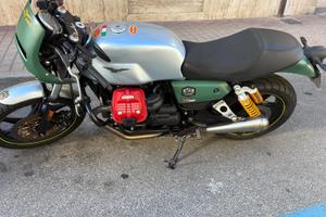 Moto Guzzi V7 Stone