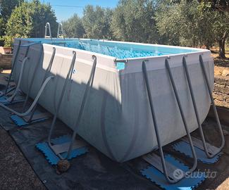Piscina Intex come nuova.