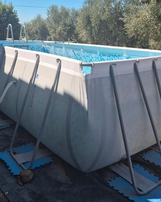 Piscina Intex come nuova.