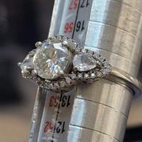 Anello Trilogy in Moissanite 