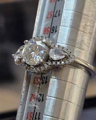 Anello Trilogy in Moissanite 