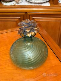 Vaso decorativo vetro verde con fiore