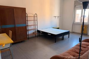 Stanza singola con bagno privato a ragazza
