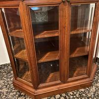 Vetrina bassa arte povera