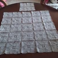 Tovaglietta e centrino all'uncinetto