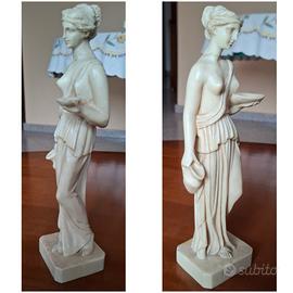Statuina Ebe dea della giovinezza