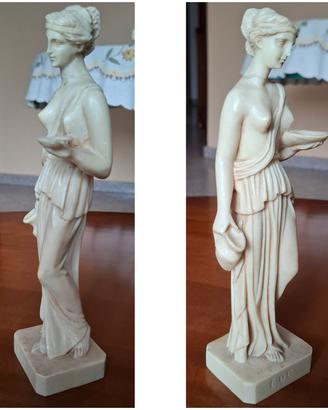 Statuina Ebe dea della giovinezza