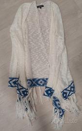 Cardigan bianco con frange