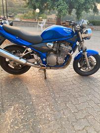 Suzuki bandit 600cc