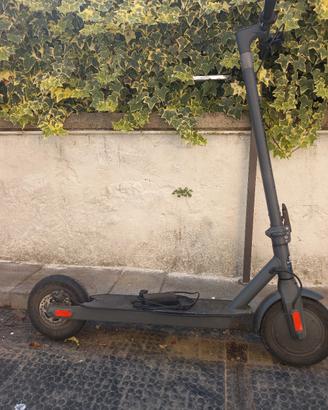 monopattio elettrico momo design 