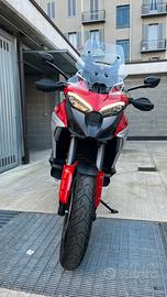 Ducati Multistrada V4 S Travel & Radar