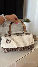 Borsa fatta a mano all’uncinetto color crema