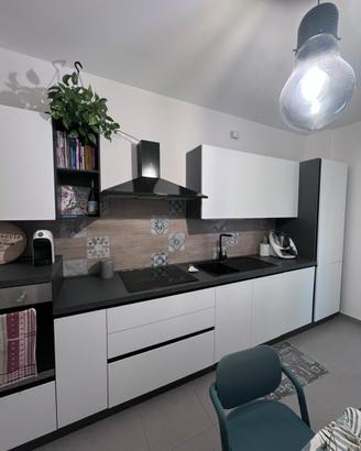 Cucina moderna completa
