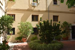 Comodo tri-vani uso ufficio/studio