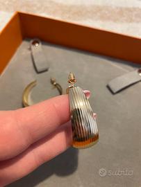 Orecchini dorati chunky