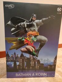 The Dark Knight Returns Batman Robin Iron Studios