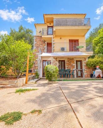 VILLA A SCHIERA A OLBIA