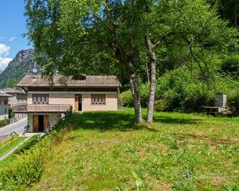 Villa di 198 m² con 4 locali e box auto doppio a C