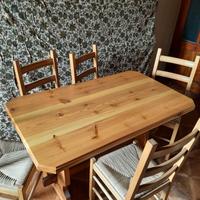 Tavolo con sei sedie