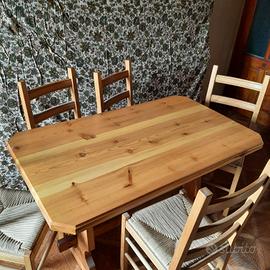 Tavolo con sei sedie