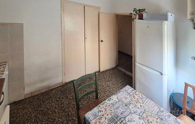 FABBRICOTTI: Quadrilocale al p. terra con giardino