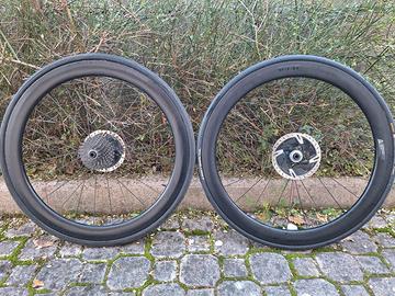 Ruote in carbonio dt swiss per rubolare. 