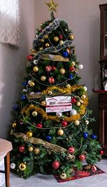 ALBERO DI NATALE MOLTO FOLTO