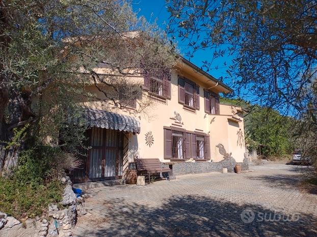 Villa a Logulentu con terreno e vista panoramica