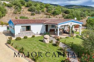 Torpè | Loc. Cuccu Ezzu | Villa indipendente con