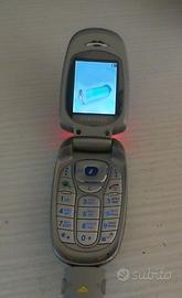 cellulare samsung con carica batteria