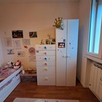 Cameretta per bambini con letto e mobili