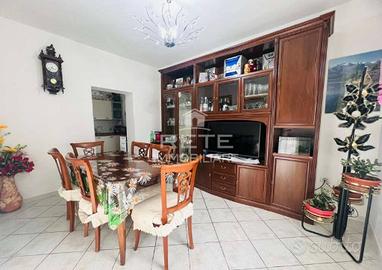 Villetta a schiera di 150 m² con 5 locali e box au