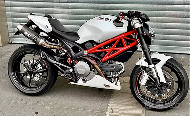 Monster 796