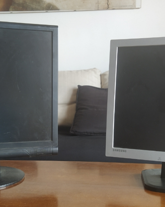 Monitor usati, 17" e 19"