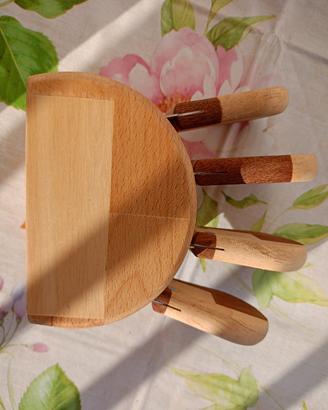 set di coltelli per il formaggi