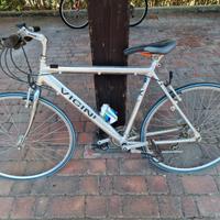 Bicicletta da strada in alluminio marca Vicini 