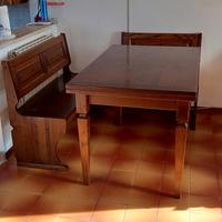 Tavolo e due cassapanche in legno massello 