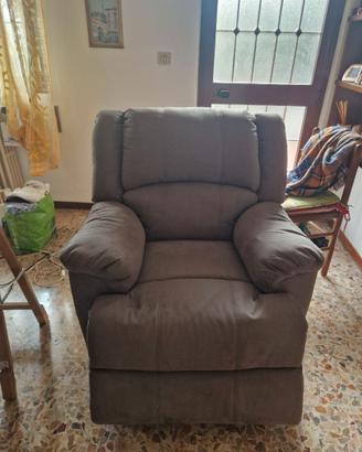Poltrona reclinabile elettricamente
