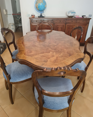 Tavolo + 6 sedie antico in noce