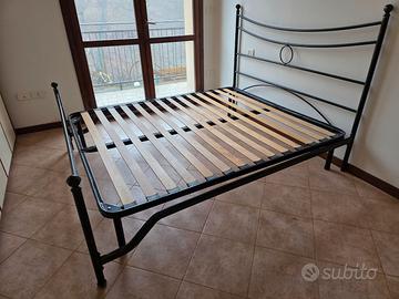 Letto matrimoniale in ferro battuto (NO RETE)