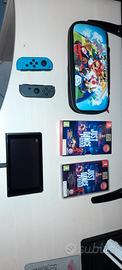 Nintendo Switch (con custodia)