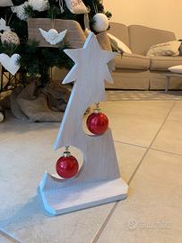 Albero in legno con palline